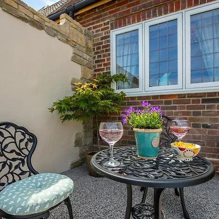 Luxury Holidays Yorkshire - Bancroft 비데일